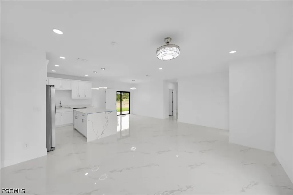 3721 NE 11th Place Cape Coral FL 33909
