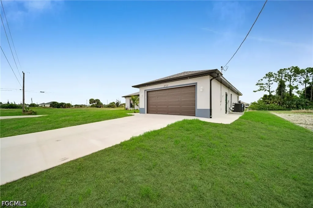 3721 NE 11th Place Cape Coral FL 33909