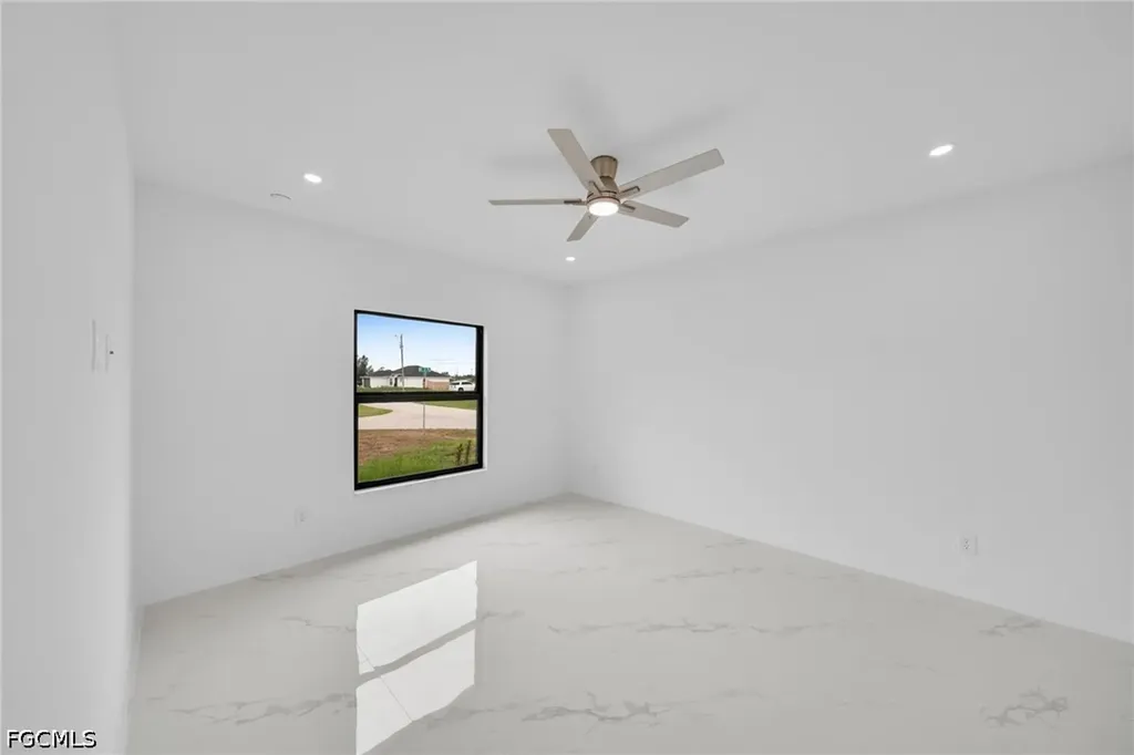3721 NE 11th Place Cape Coral FL 33909