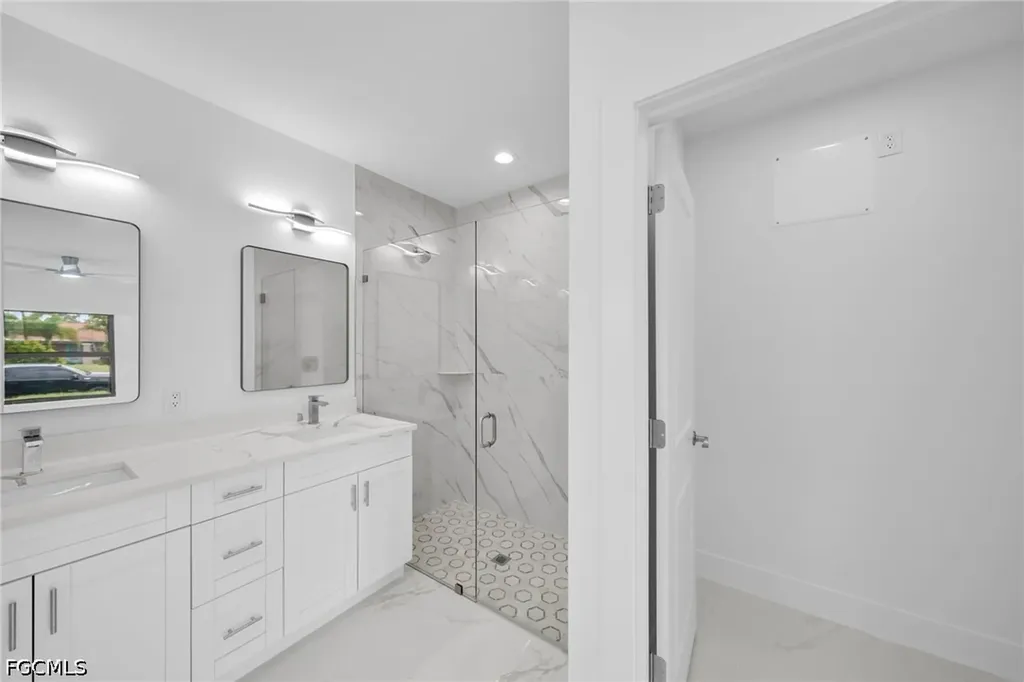 3721 NE 11th Place Cape Coral FL 33909