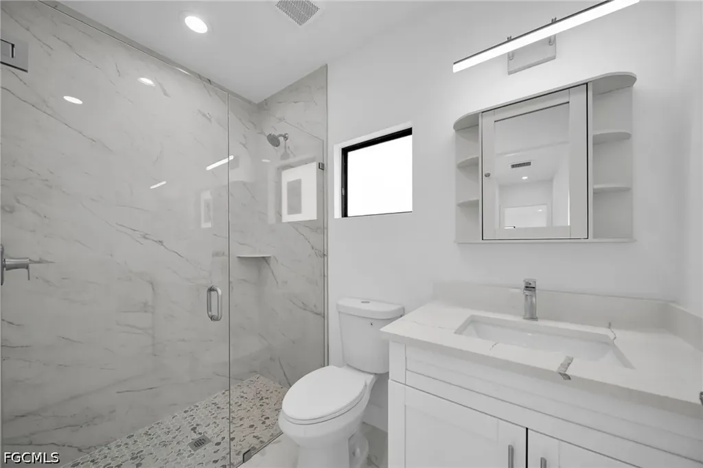 3721 NE 11th Place Cape Coral FL 33909