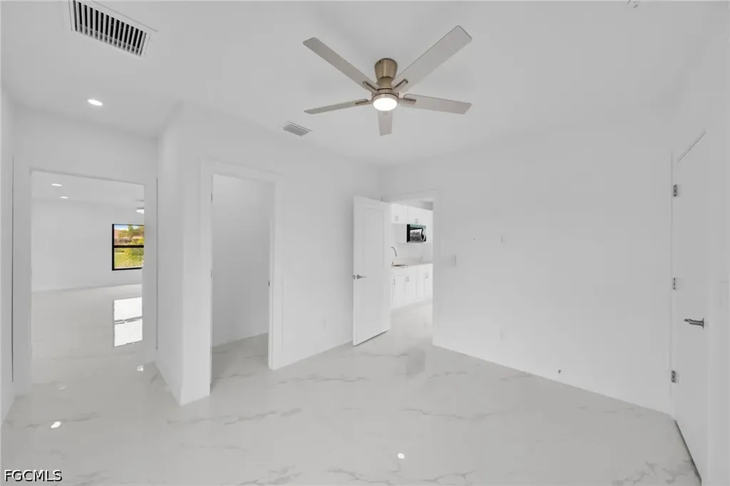 3721 NE 11th Place Cape Coral FL 33909