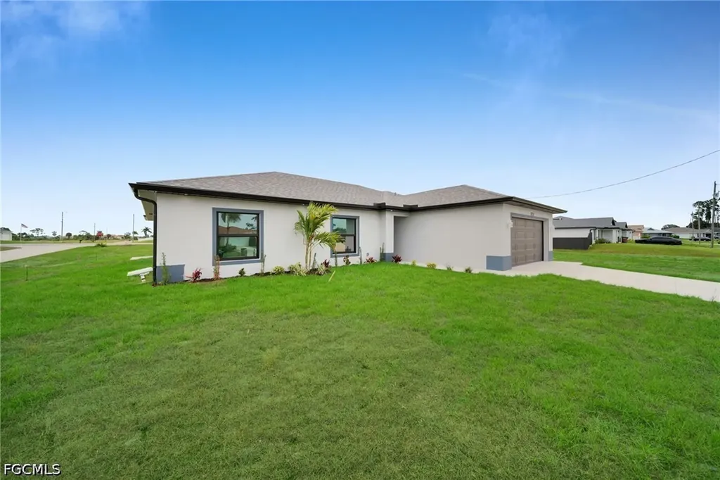 3721 NE 11th Place Cape Coral FL 33909
