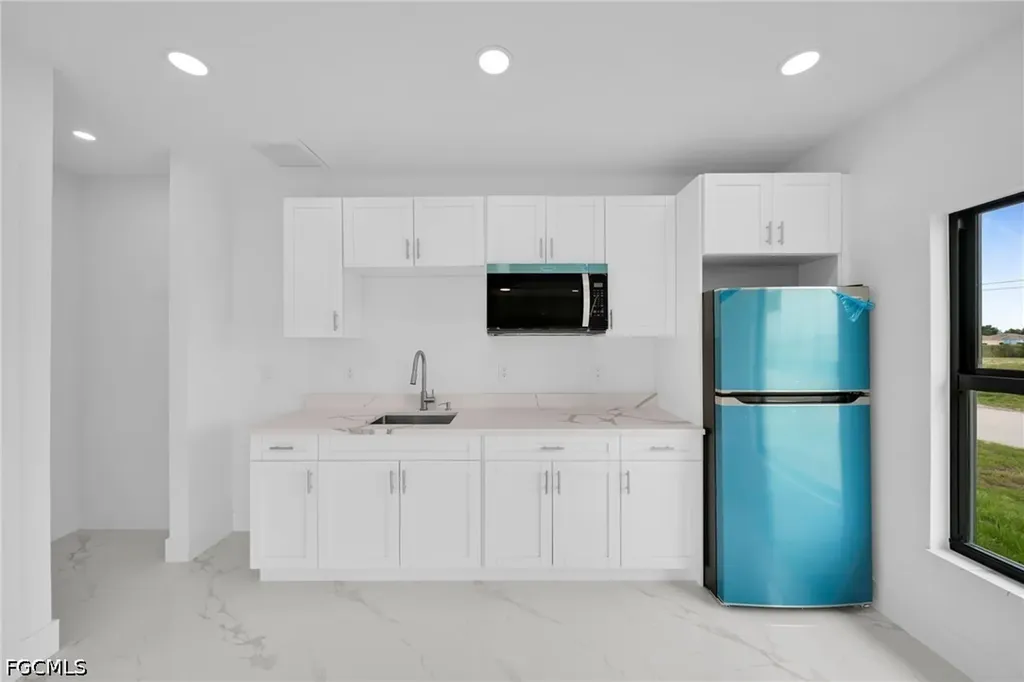 3721 NE 11th Place Cape Coral FL 33909