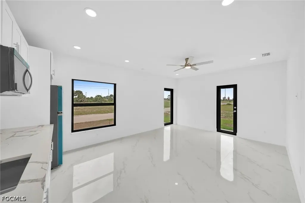 3721 NE 11th Place Cape Coral FL 33909