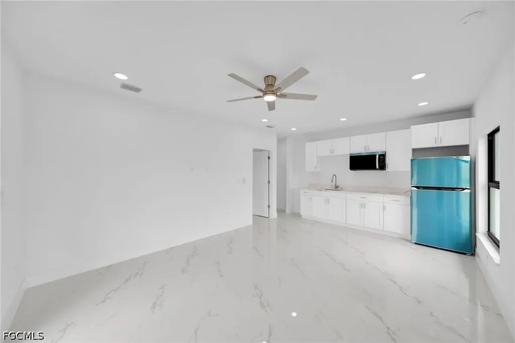 3721 NE 11th Place Cape Coral FL 33909