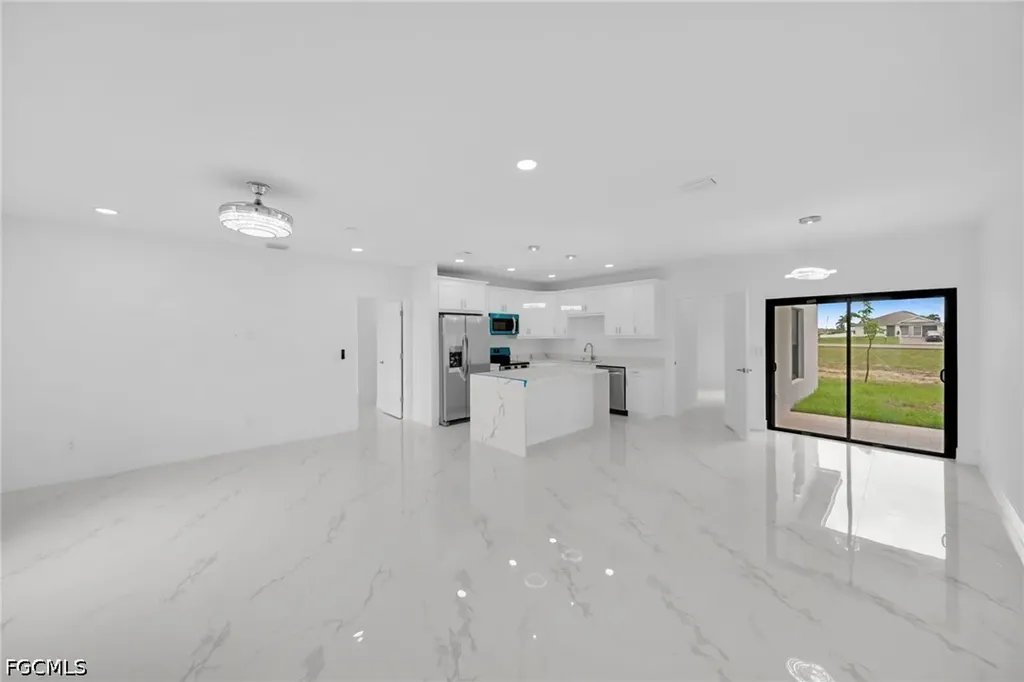3721 NE 11th Place Cape Coral FL 33909