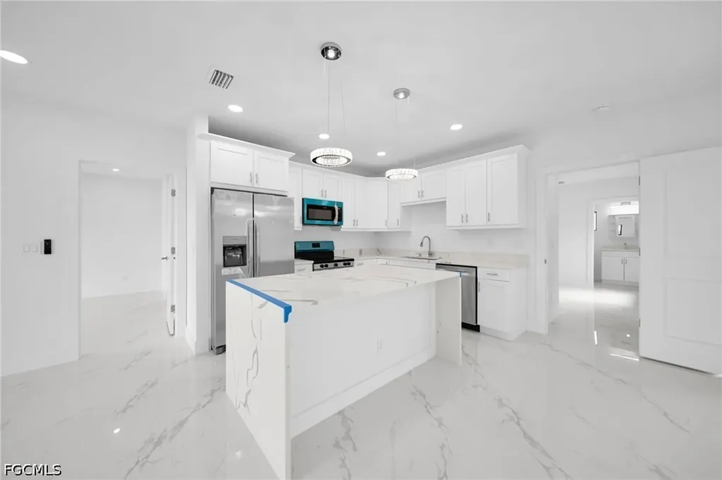 3721 NE 11th Place Cape Coral FL 33909