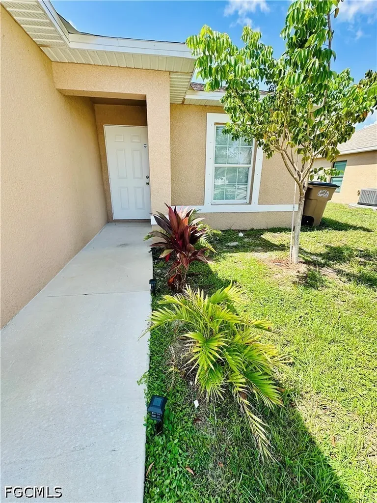 1113 Gleason Parkway Cape Coral FL 33914