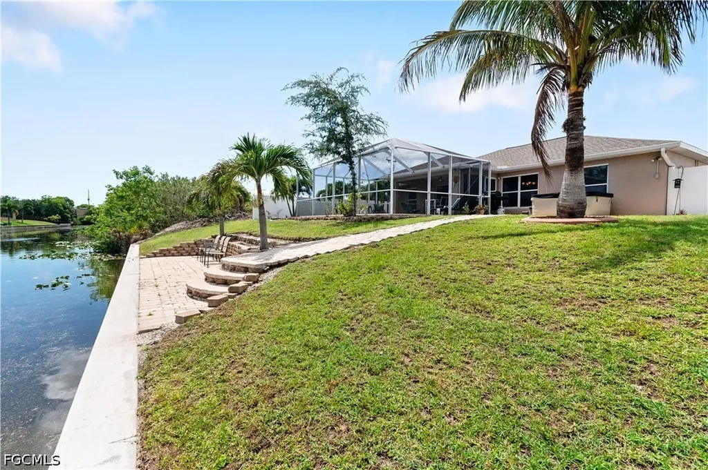 152 Nicholas Parkway E Cape Coral FL 33990