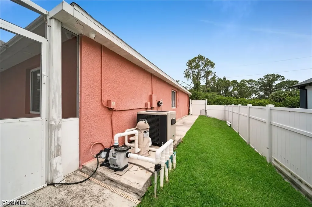 539 Summit Avenue S Lehigh Acres FL 33974