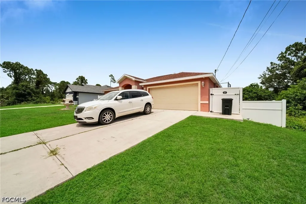 539 Summit Avenue S Lehigh Acres FL 33974