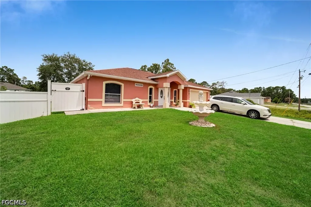 539 Summit Avenue S Lehigh Acres FL 33974