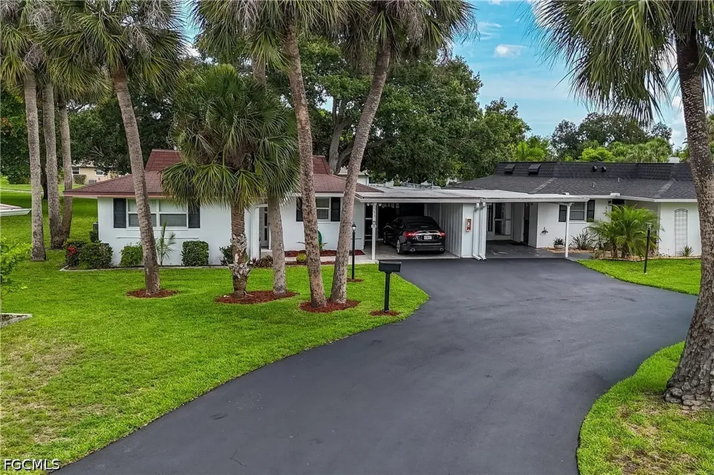 531 Pangola Drive North Fort Myers FL 33903