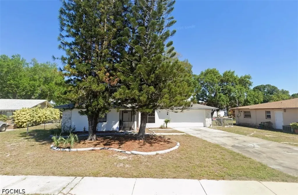 381 Melody Court Fort Myers FL 33916