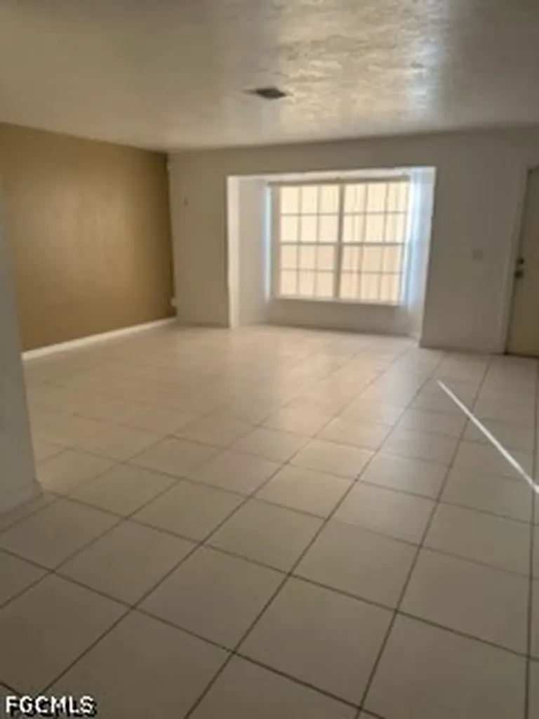 381 Melody Court Fort Myers FL 33916