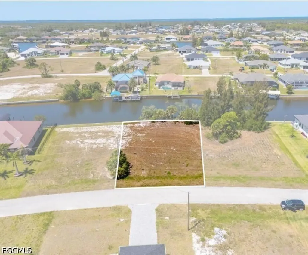 2306 NW 37th Place Cape Coral FL 33993