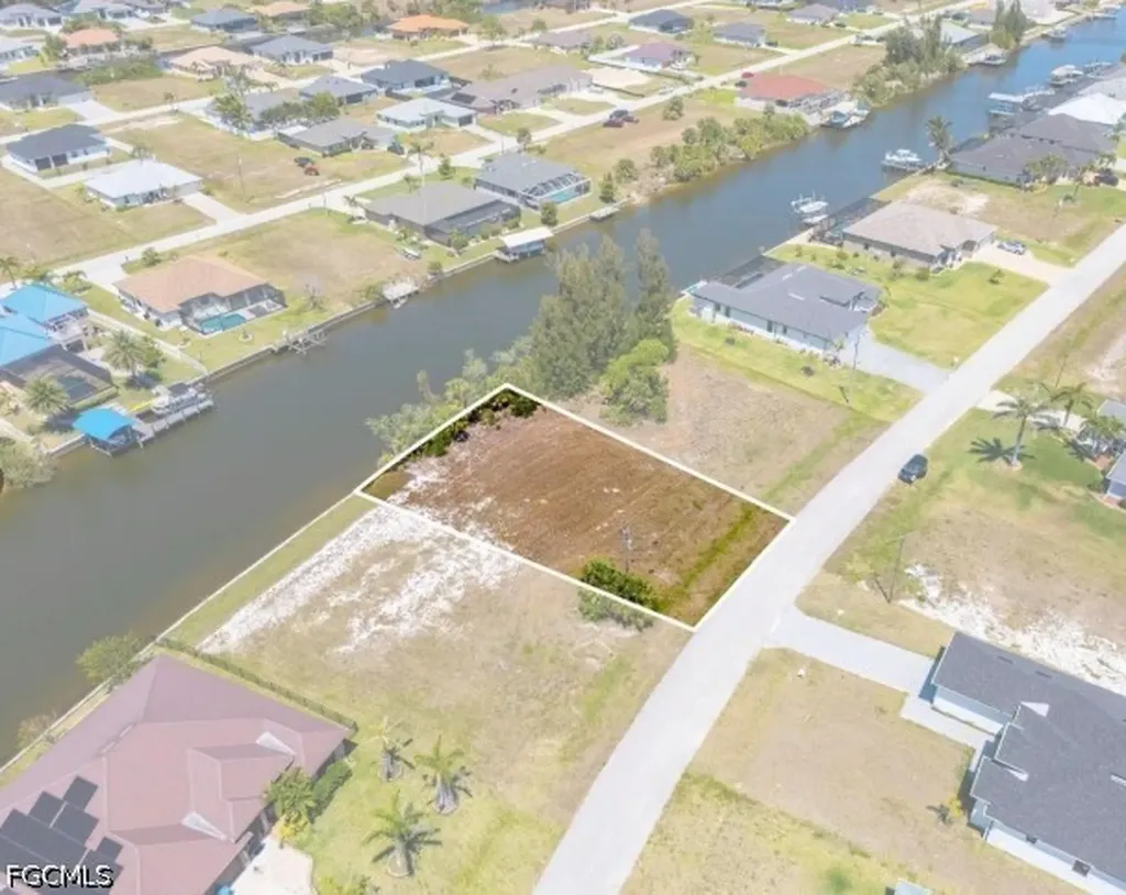 2306 NW 37th Place Cape Coral FL 33993