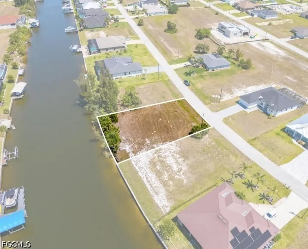 2306 NW 37th Place Cape Coral FL 33993