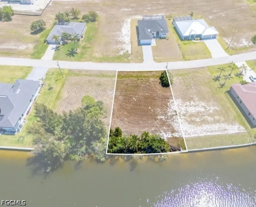 2306 NW 37th Place Cape Coral FL 33993
