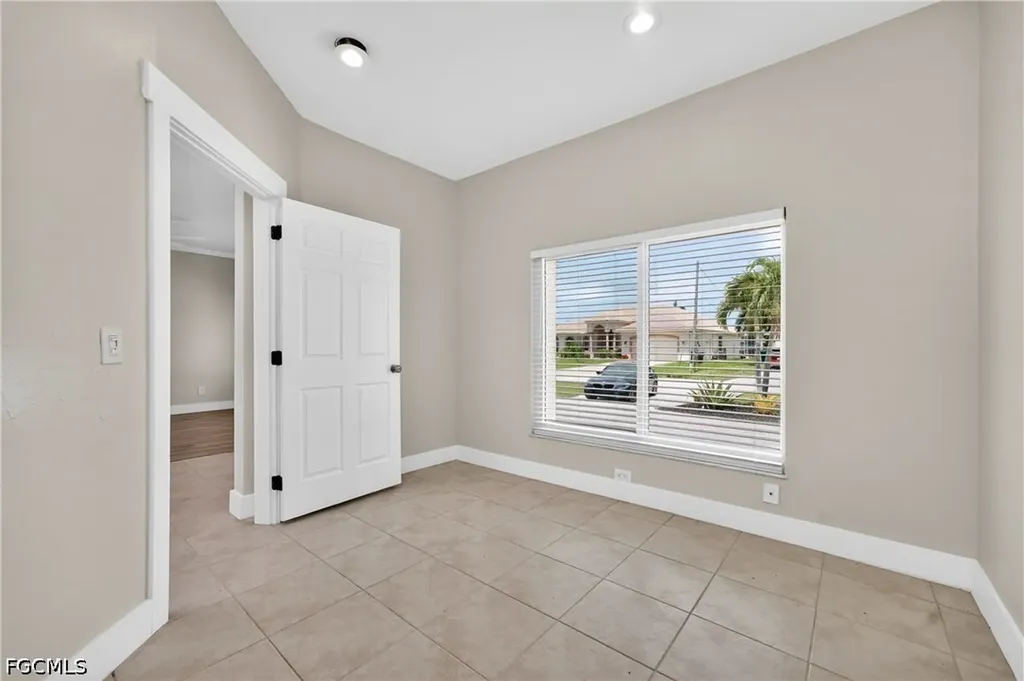 3310 SW 26th Avenue Cape Coral FL 33914