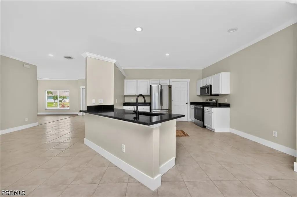 3310 SW 26th Avenue Cape Coral FL 33914