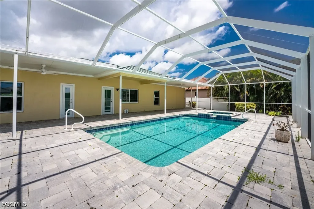 3310 SW 26th Avenue Cape Coral FL 33914