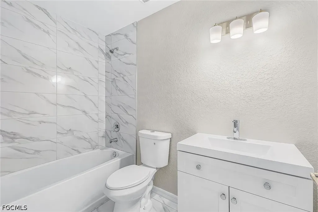 126 NE 9th Street Cape Coral FL 33909