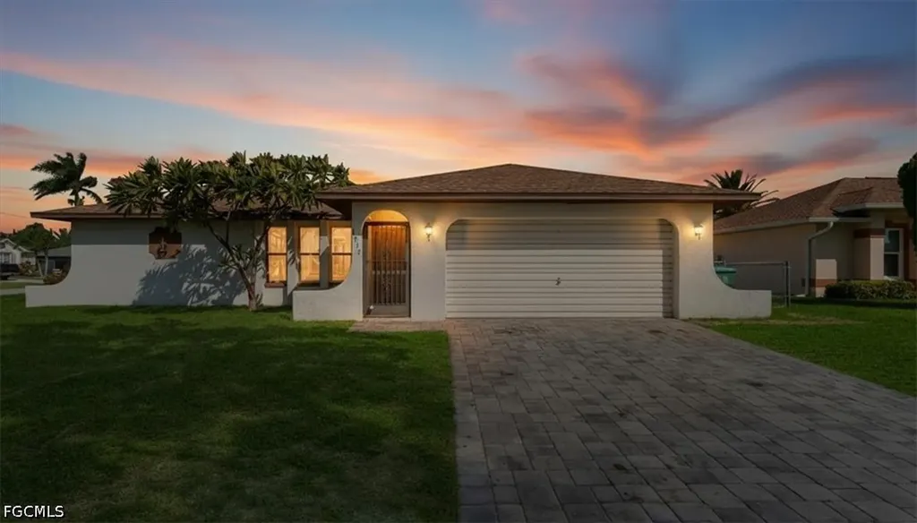 1717 SE 11th Terrace Cape Coral FL 33990