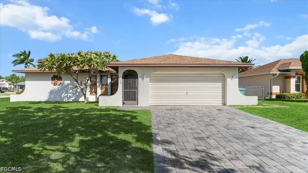1717 SE 11th Terrace Cape Coral FL 33990