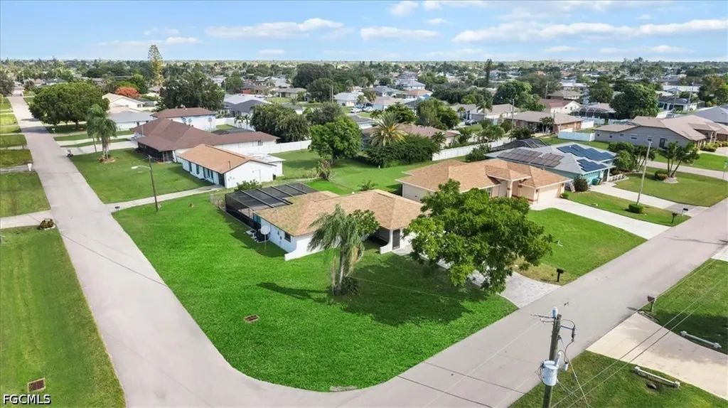 1717 SE 11th Terrace Cape Coral FL 33990