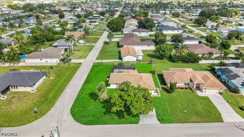 1717 SE 11th Terrace Cape Coral FL 33990