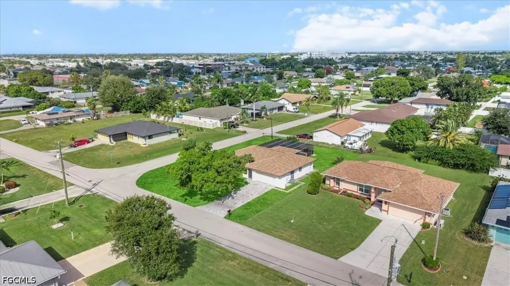 1717 SE 11th Terrace Cape Coral FL 33990