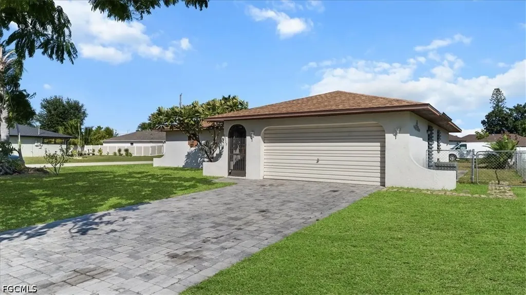 1717 SE 11th Terrace Cape Coral FL 33990