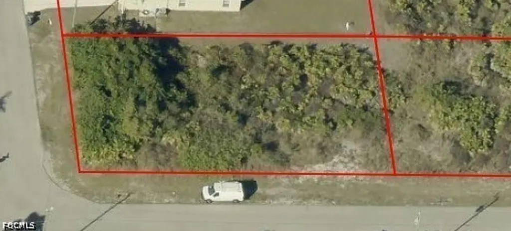 1607 Dora Avenue S Lehigh Acres FL 33976