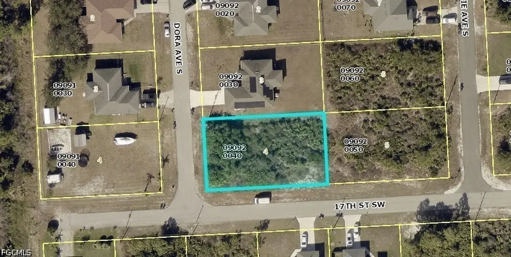 1607 Dora Avenue S Lehigh Acres FL 33976