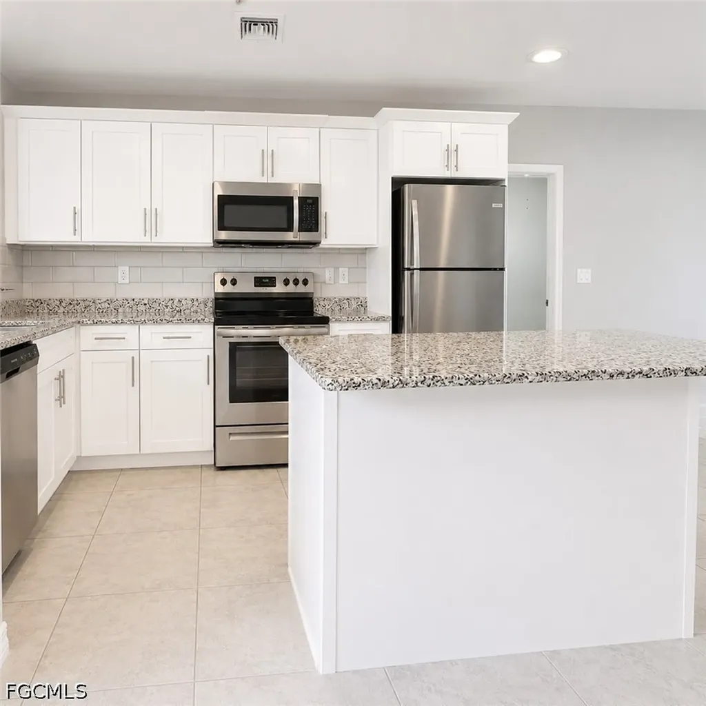 1625 SW 1st Avenue Cape Coral FL 33991