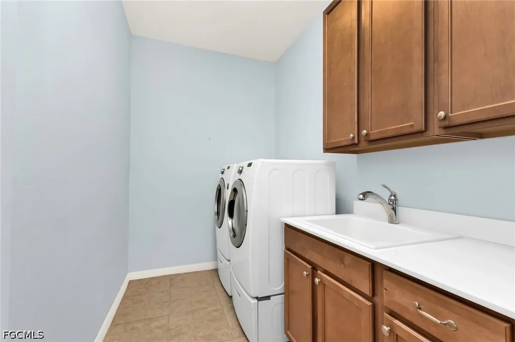 2656 Anguilla Drive Cape Coral FL 33991