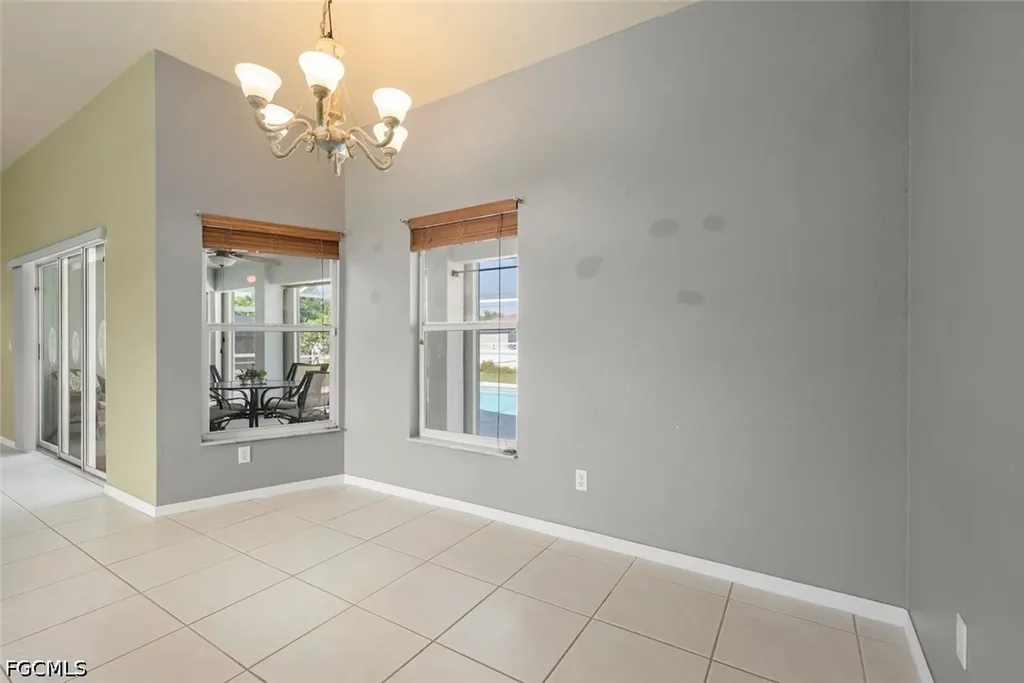3920 SE 2nd Place Cape Coral FL 33904