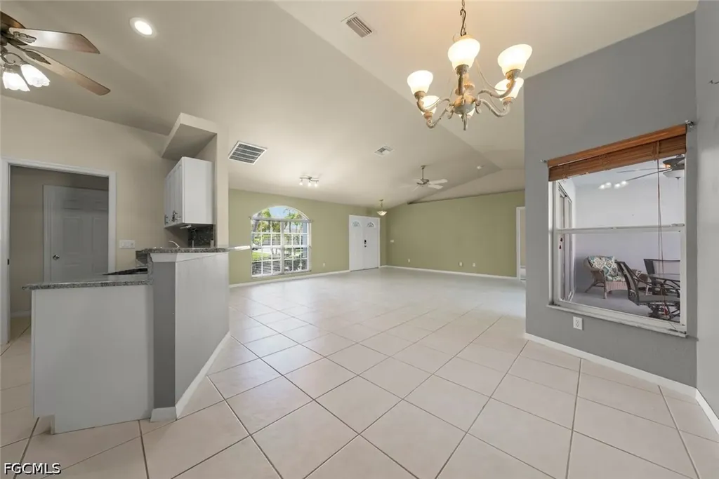 3920 SE 2nd Place Cape Coral FL 33904