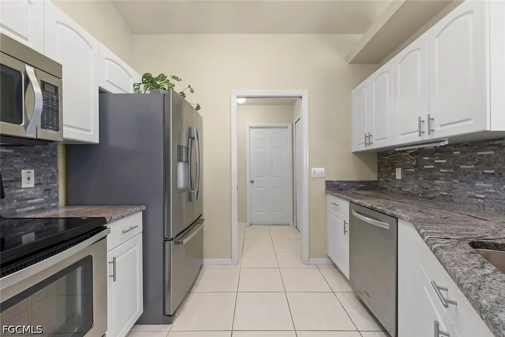 3920 SE 2nd Place Cape Coral FL 33904