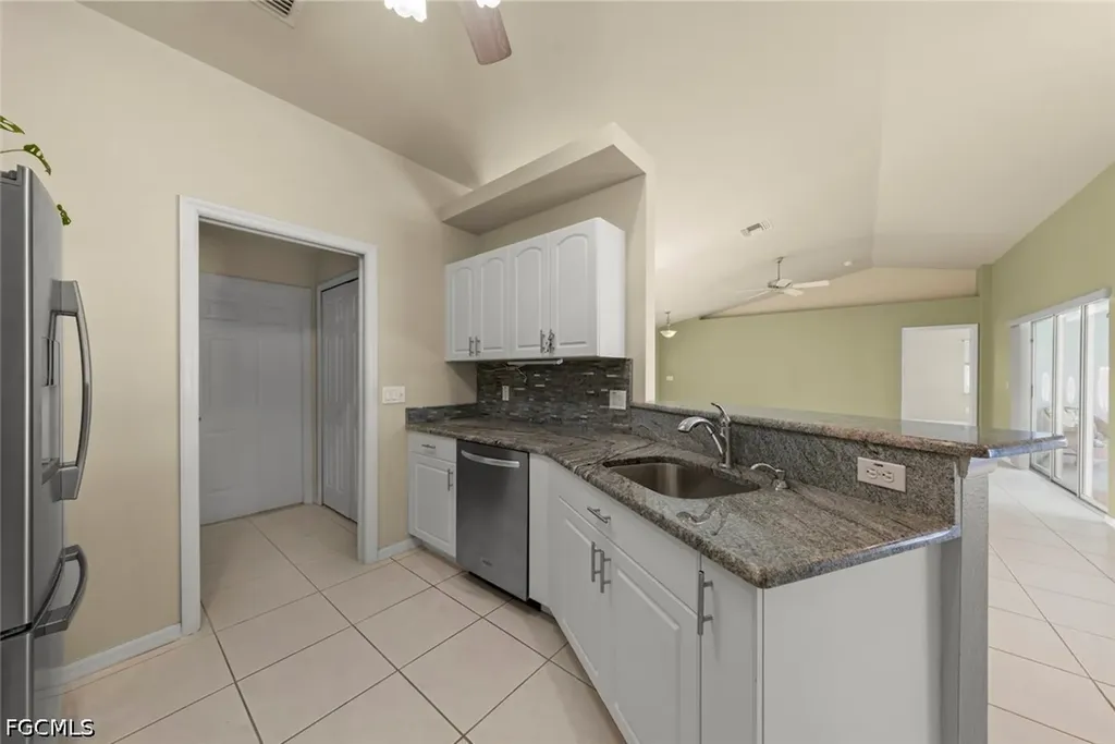 3920 SE 2nd Place Cape Coral FL 33904