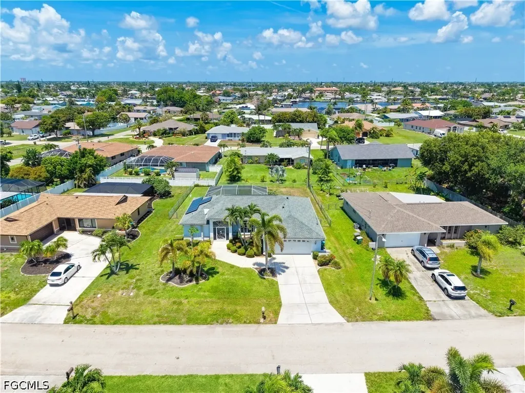 3920 SE 2nd Place Cape Coral FL 33904
