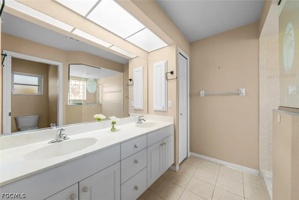 3920 SE 2nd Place Cape Coral FL 33904