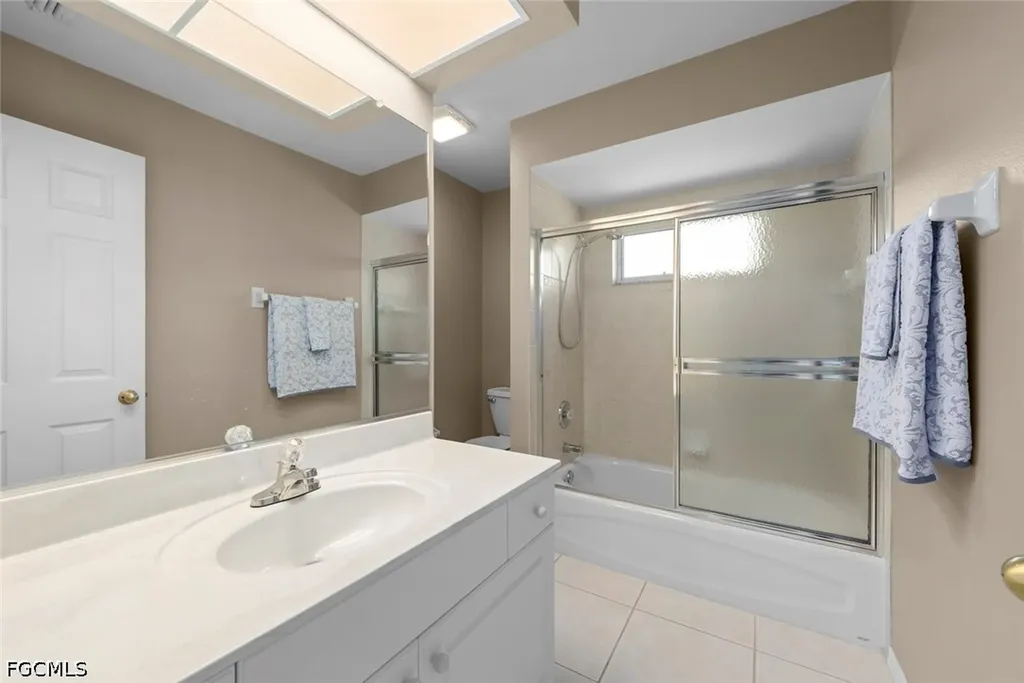 3920 SE 2nd Place Cape Coral FL 33904