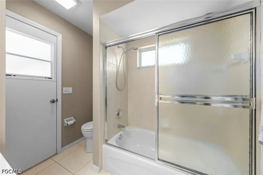 3920 SE 2nd Place Cape Coral FL 33904