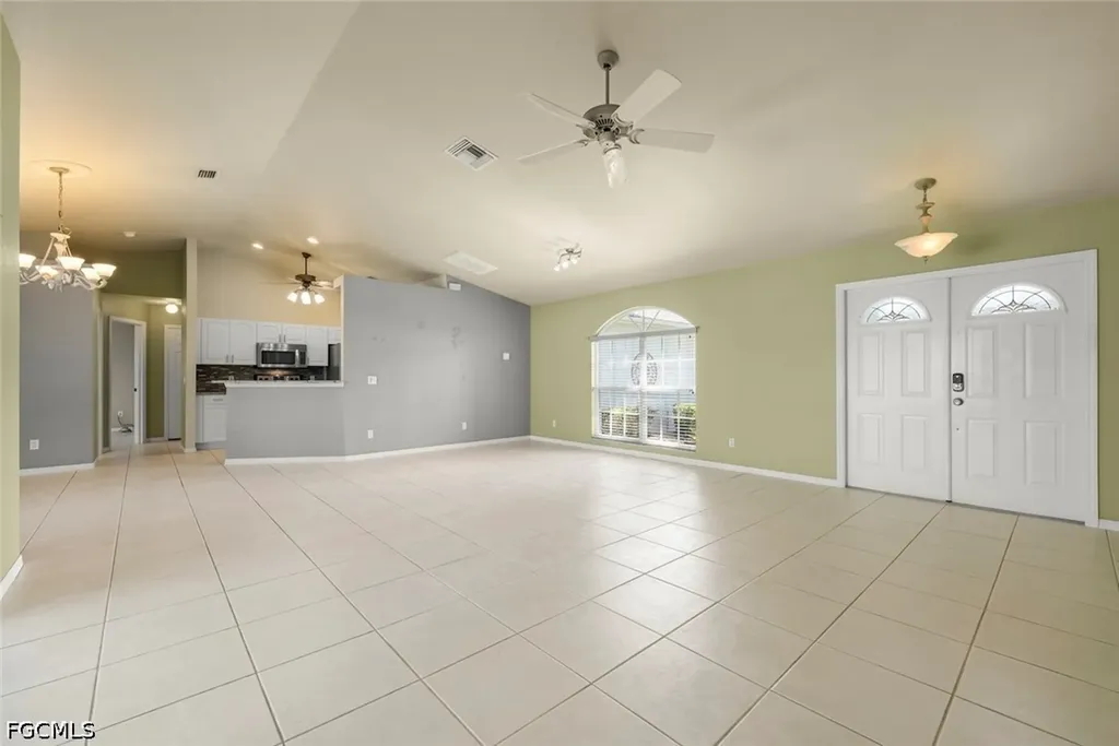 3920 SE 2nd Place Cape Coral FL 33904