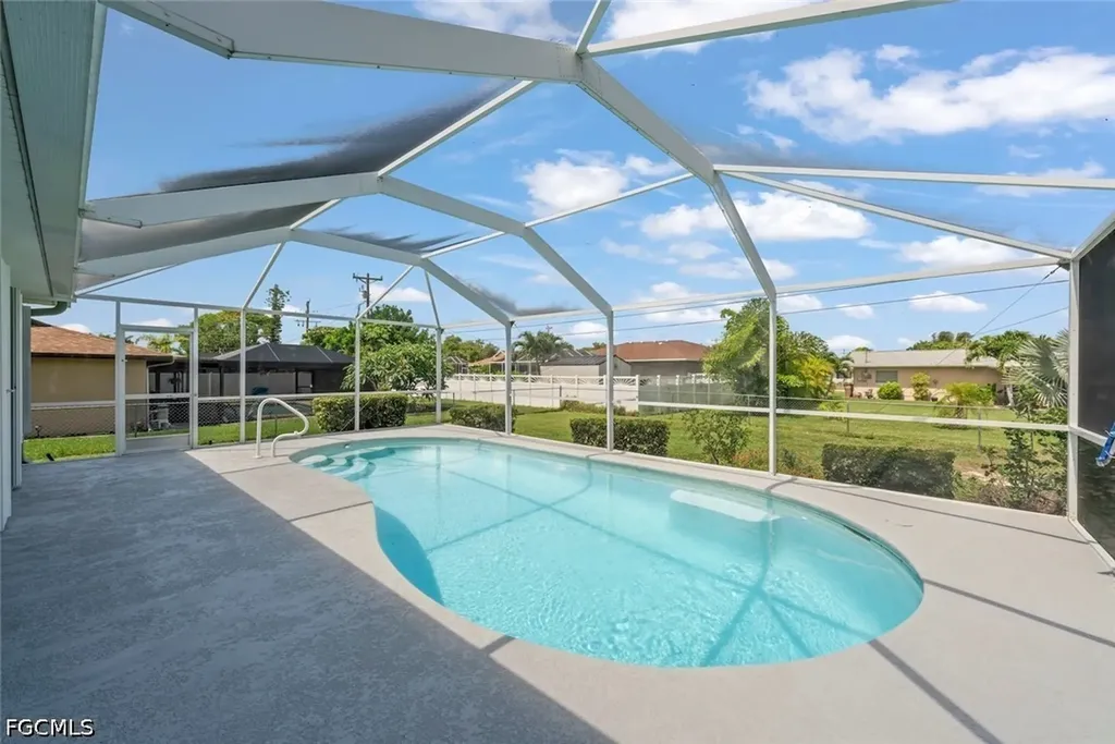 3920 SE 2nd Place Cape Coral FL 33904