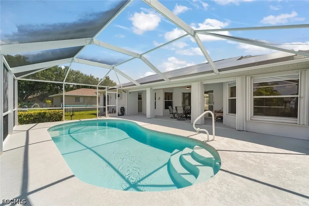 3920 SE 2nd Place Cape Coral FL 33904