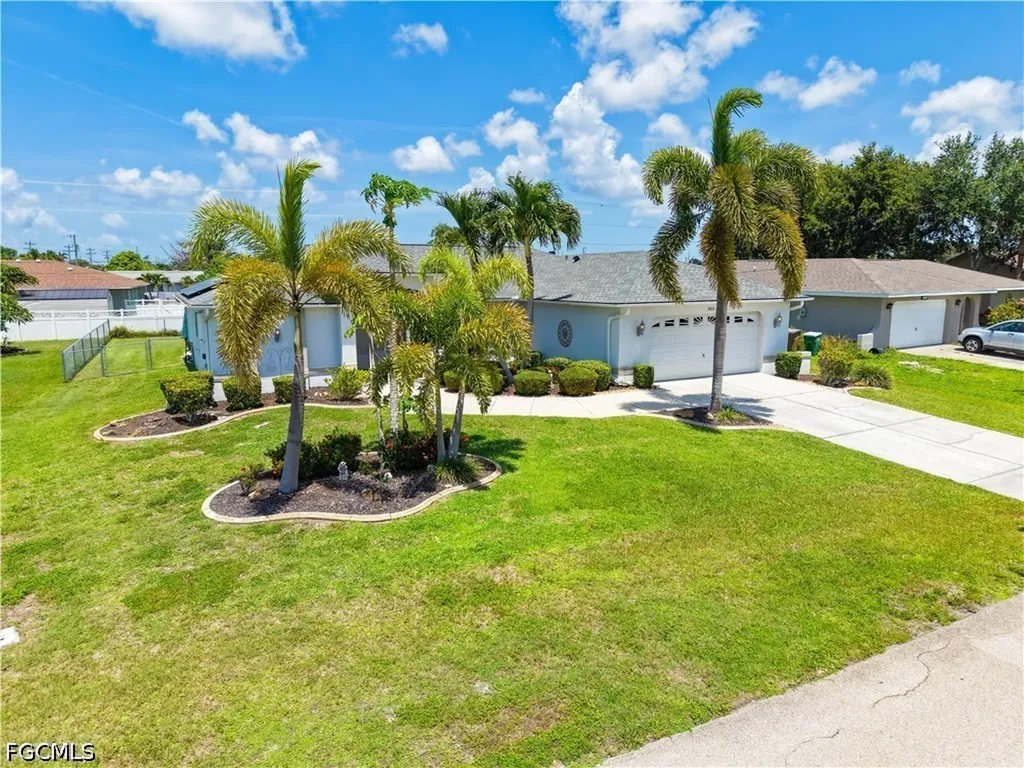 3920 SE 2nd Place Cape Coral FL 33904